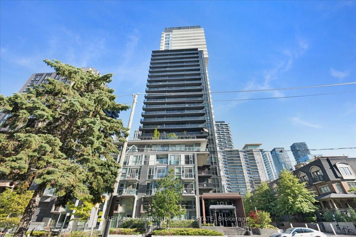 Property Photo:  101 Erskine Avenue 1105  ON M4P 0C5 