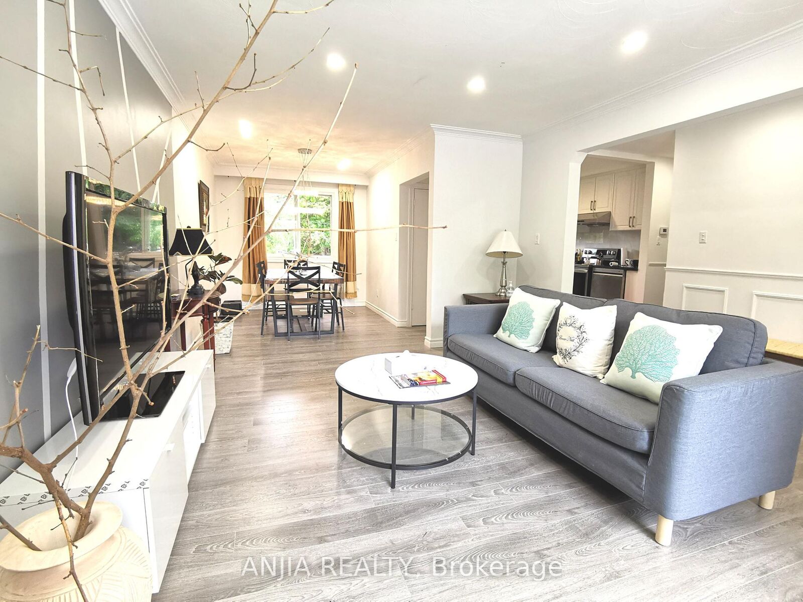 Property Photo:  442 Bonita Court Main  ON L4C 3N1 