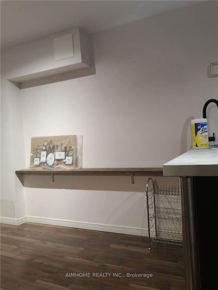 Property Photo:  28 Martell Gate Gl Unit  ON L4G 0C4 