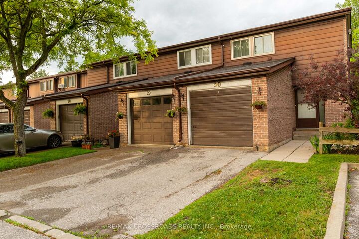 Property Photo:  350 Camelot Court 30  ON L1G 6P7 