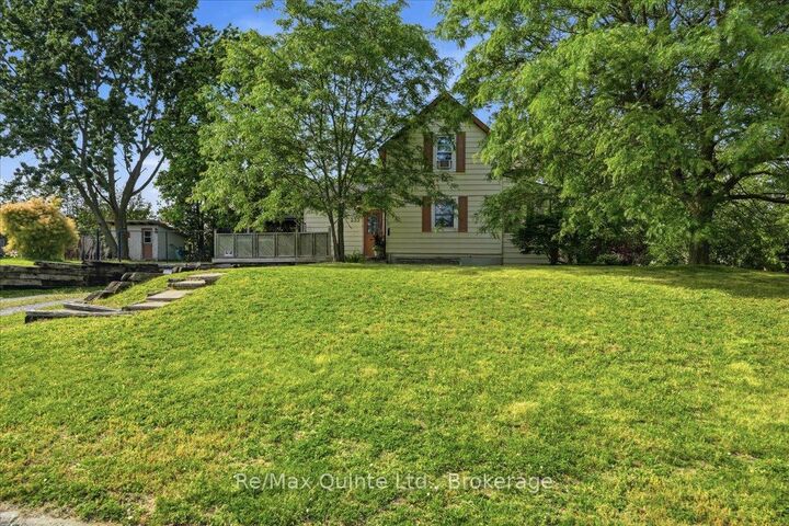 Property Photo:  235 Pine Street  ON K8N 2N3 