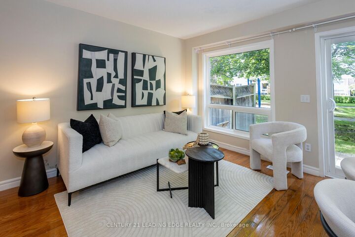 Photo de la propriété:  81 Northern Heights Drive  ON L4B 4C9 
