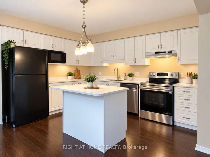 Property Photo:  709 Silversmith Street  ON N6H 5R8 