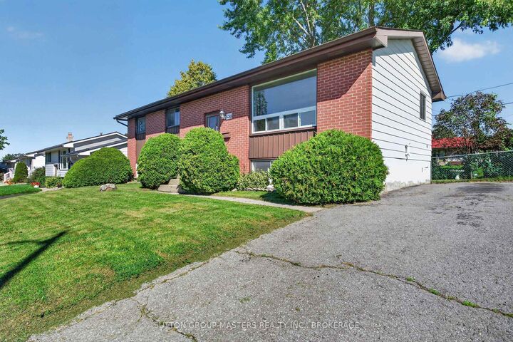 Property Photo: 139 Sherwood Avenue ON K7N 1N7