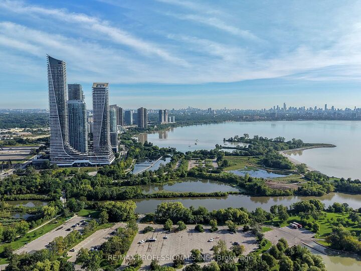 Property Photo:  30 Shore Breeze Drive 2418  ON M8V 0J1 