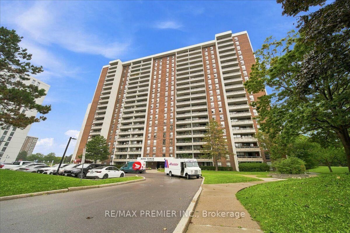 Property Photo:  4 Kings Cross Road 1711  ON L6T 3X8 