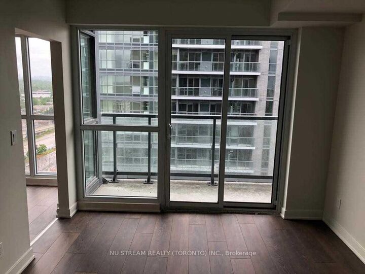 Property Photo:  2 Sonic Way 2703  ON M3C 0P2 