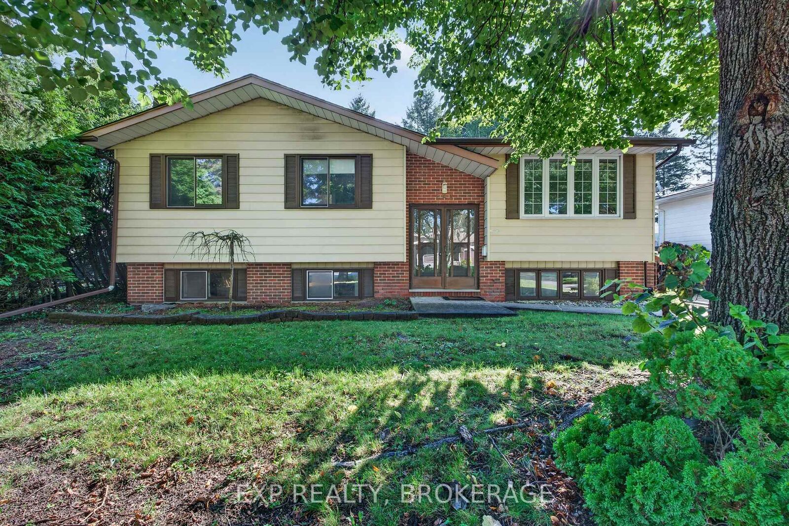 Property Photo:  920 Safari Drive  ON K7M 6X5 