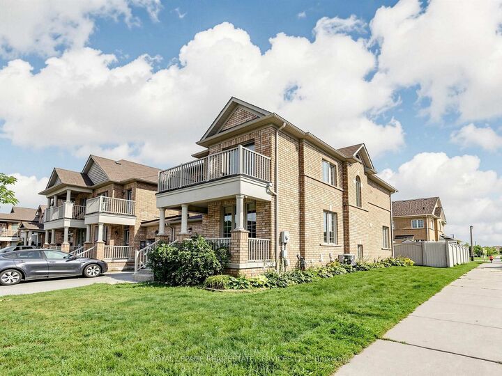 Property Photo:  122 Juglans Crescent  ON L4A 1S5 