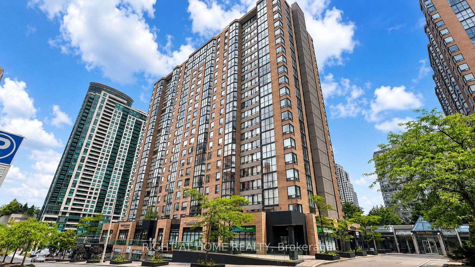 Property Photo:  265 Enfield Place 511  ON L5B 3Y6 