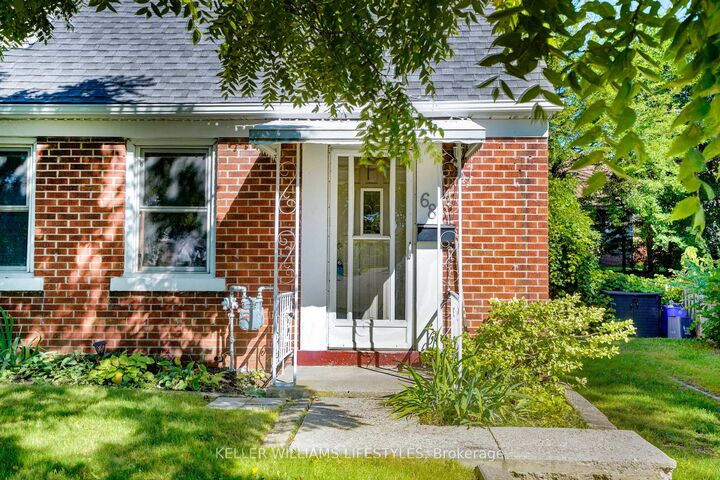 Property Photo:  68 Apeldoorn Crescent  ON N5Y 2B8 