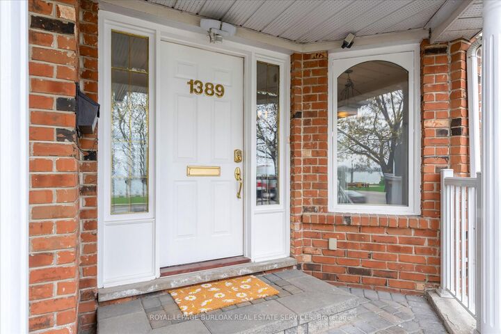 Property Photo: 1389 Lakeshore Road ON L7S 1B1