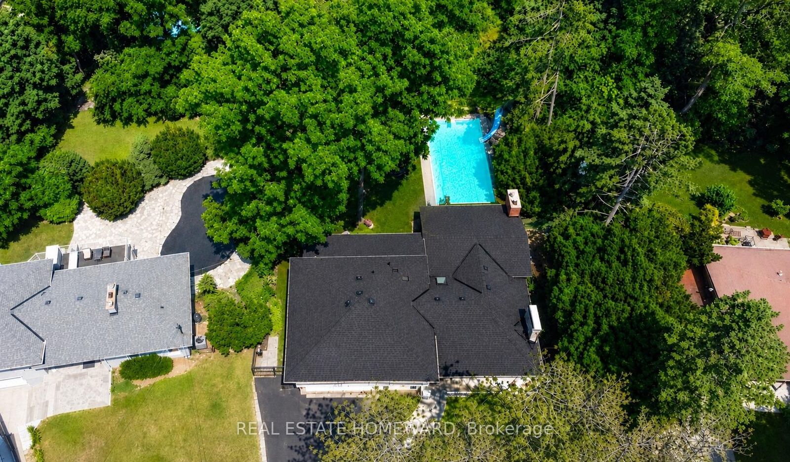 Property Photo:  63 Cait Court  ON L5G 1M3 
