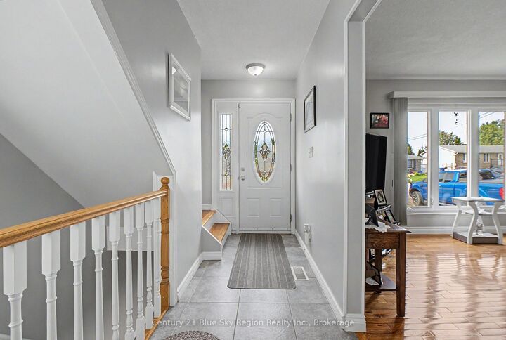 Property Photo:  108 Tweedsmuir Drive  ON P1A 3T6 
