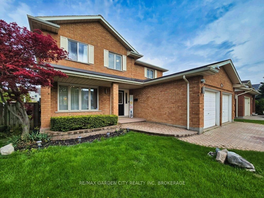 Photo de la propriété:  20 Consiglia Drive  ON L2S 3M8 
