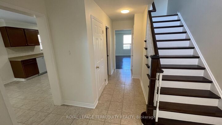 Property Photo:  3151 Bracknell Crescent  ON L5N 4W5 