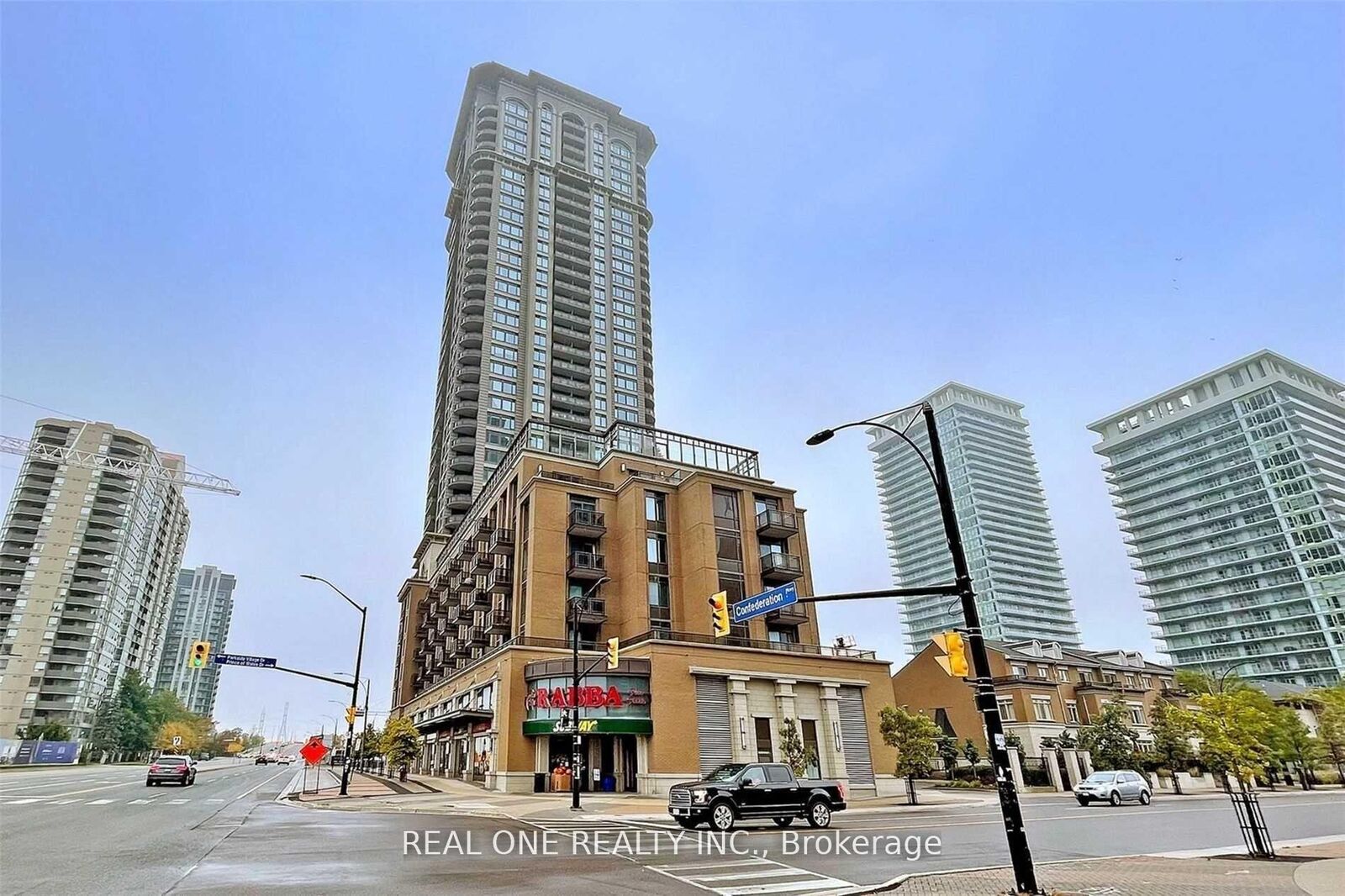 Property Photo:  385 Prince Of Wales Drive 1311  ON L5B 0C6 