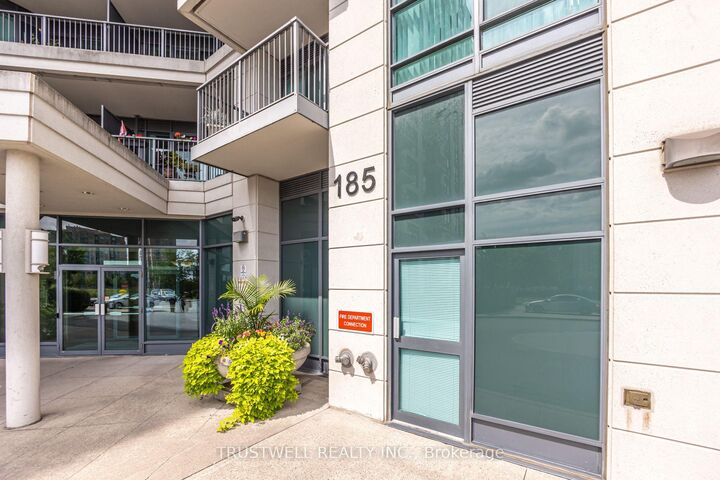 Property Photo:  185 Oneida Crescent 808  ON L4B 0B1 