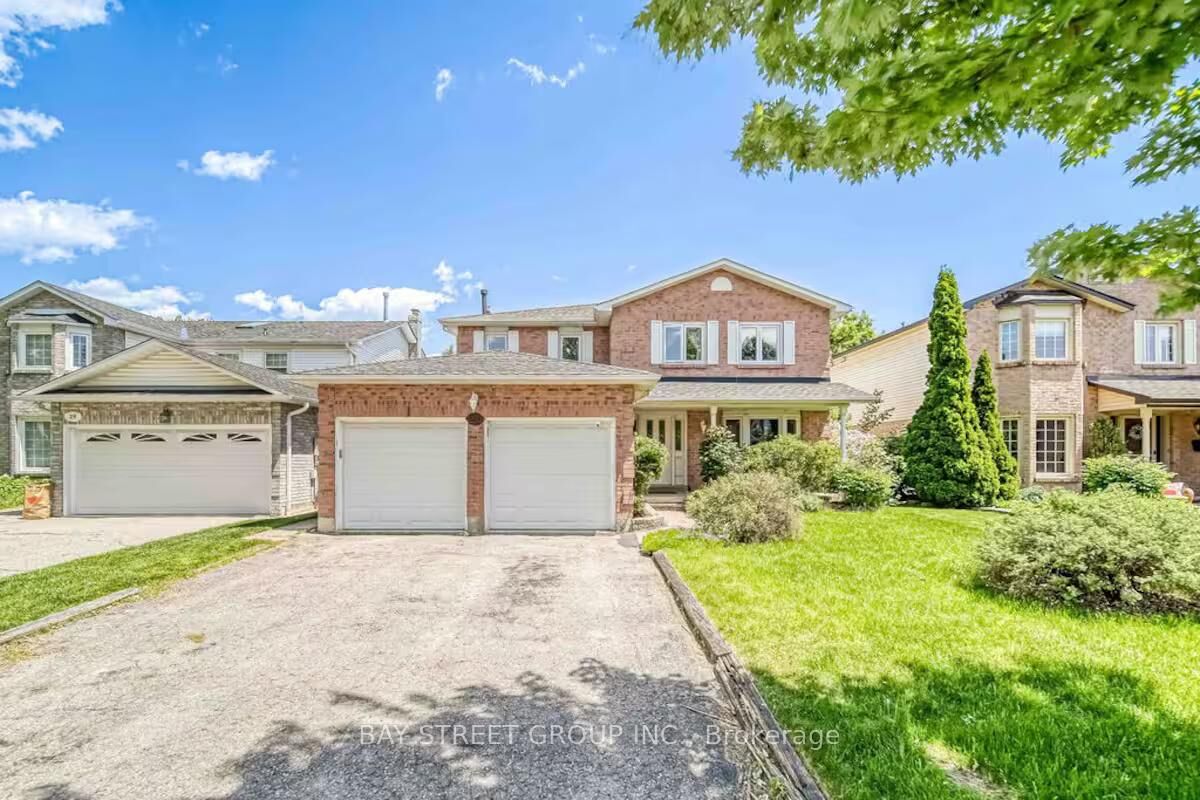 Property Photo:  27 Gladiola Court  ON L1R 1N8 