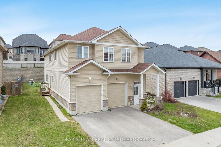 Property Photo: 3118 Emperor Drive ON L3V 0G4