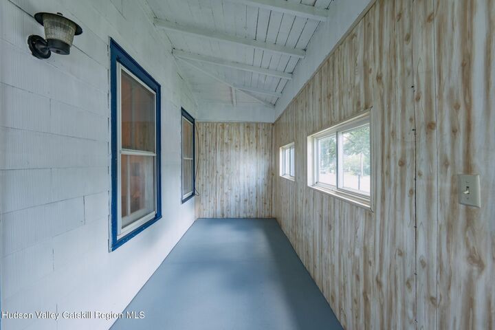 Property Photo:  144 Henry  NY 12401 