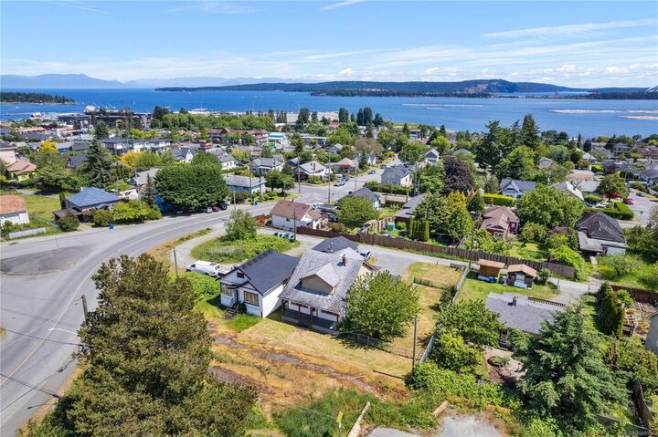 Property Photo:  19 View St  BC V9R 4N3 