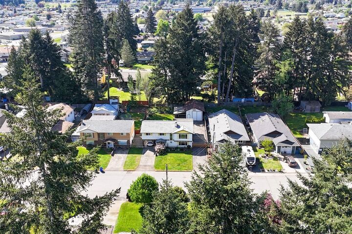 Property Photo:  3950 Dunsmuir St  BC V9Y 7T4 