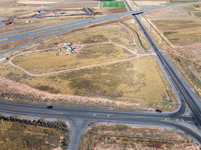Property Photo:  205 E 2350 N  UT 84657 