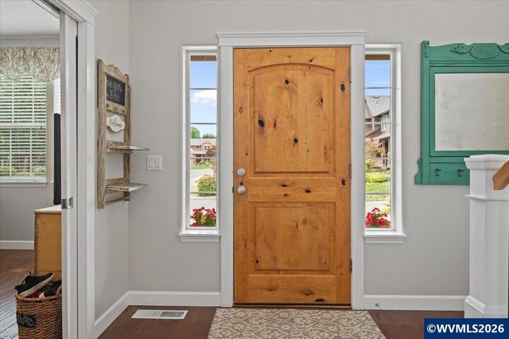 Property Photo: 2610 Tyler Ct NW OR 97301