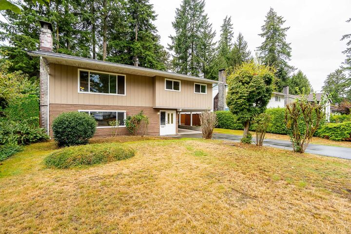 Property Photo:  2580 Patricia Avenue  BC V3B 2H4 
