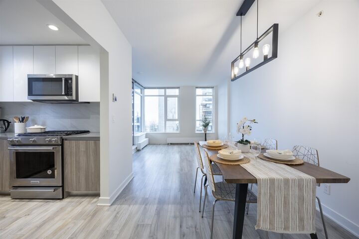 Photo de la propriété:  8940 University Crescent 902  BC V5A 0E7 