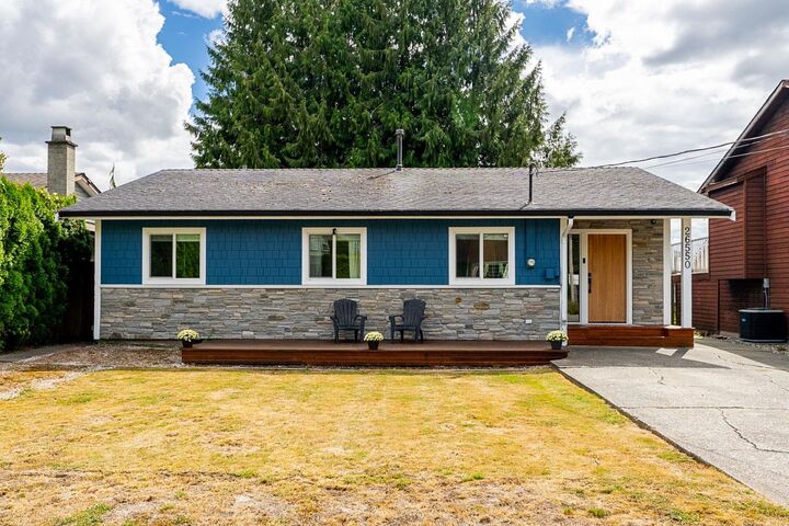 Property Photo:  26550 28B Avenue  BC V4W 3B2 