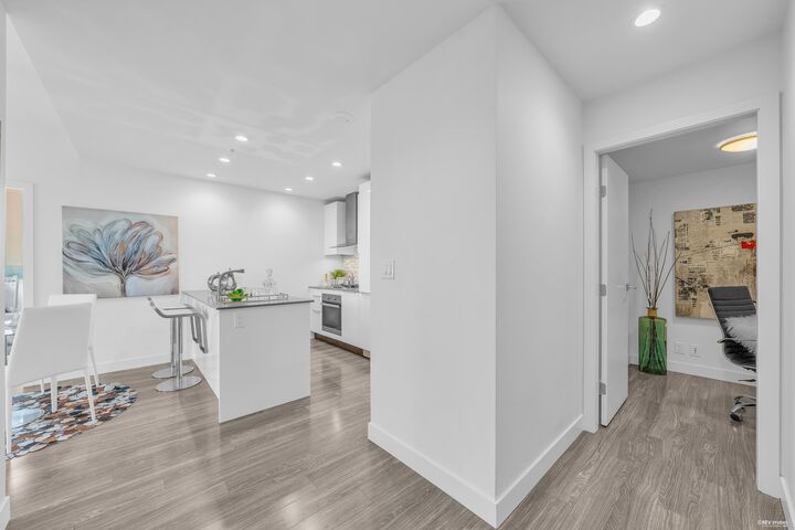 Property Photo: 1283 Howe Street 3504 BC V6Z 0E3