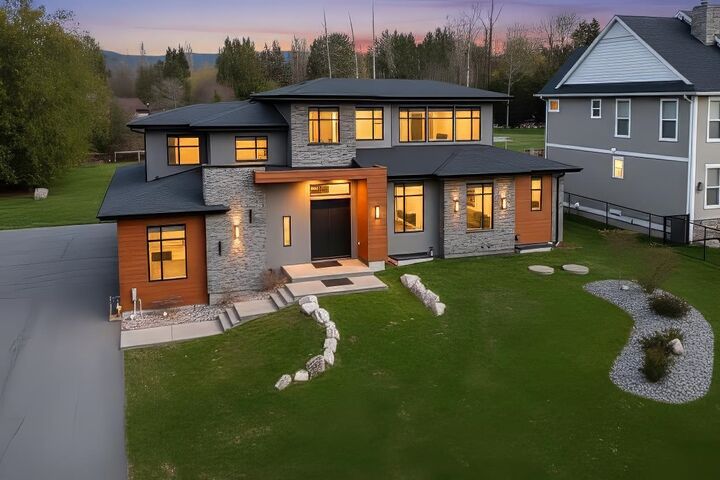 Property Photo:  24331 124 Avenue  BC V4R 1T4 