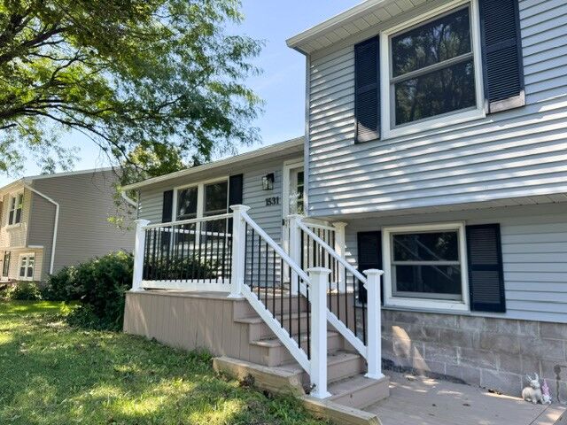 Property Photo:  1531 Redfern Drive  NY 14425 