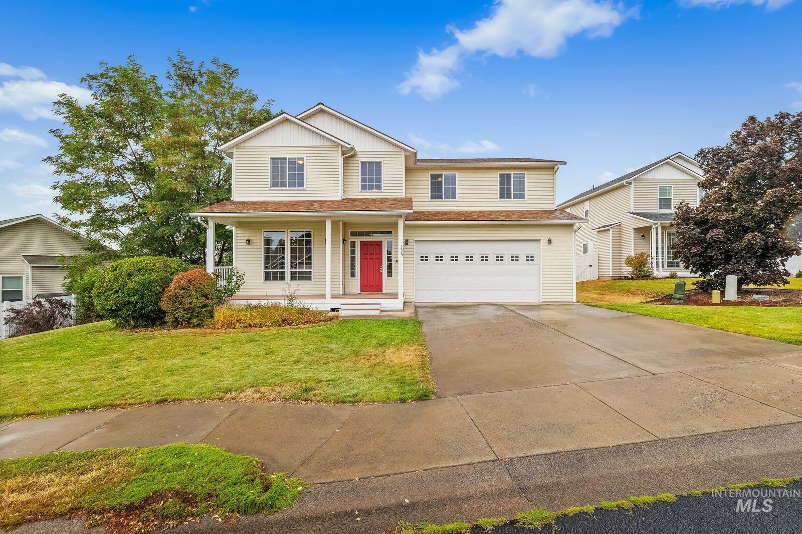 Property Photo: 225 Sanna Court WA 99163