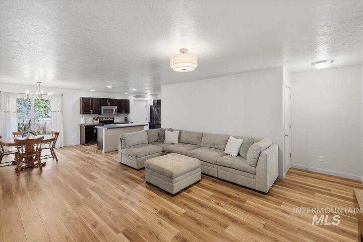 Property Photo:  838 E Sicily Ct  ID 83642 