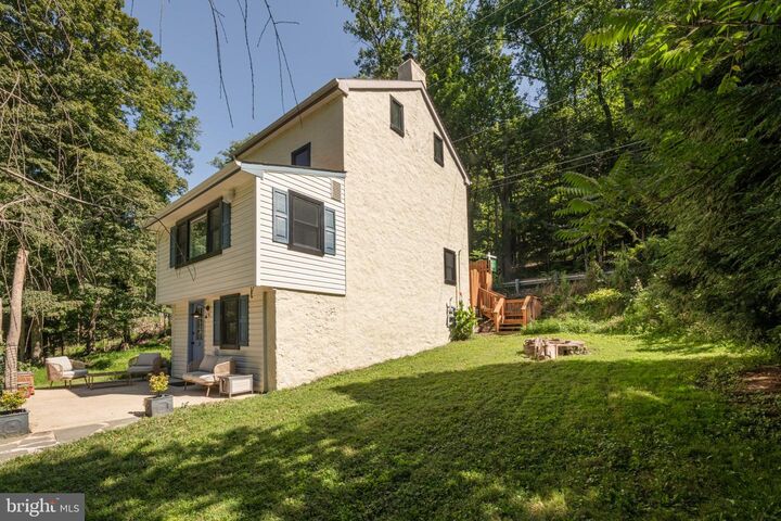 Property Photo:  2 Hartman Run  PA 19460 