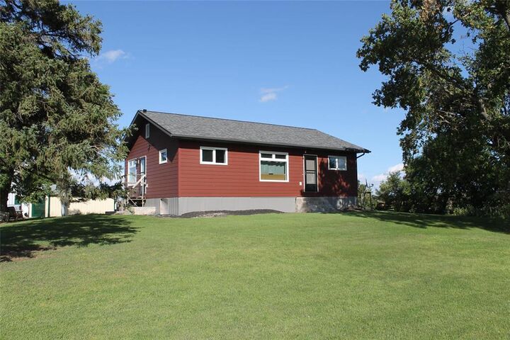 Property Photo:  46138 37 E Road  MB R5H 1R2 