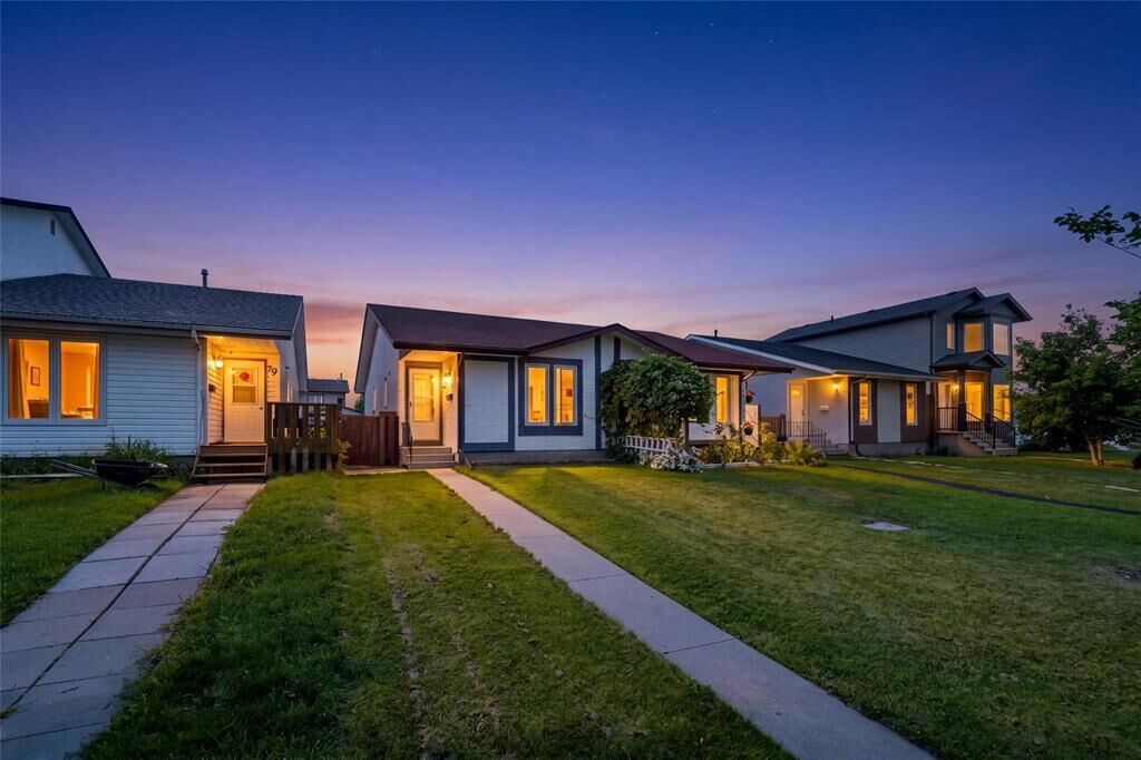 Property Photo:  75 Gull Lake Road  MB R3T 4X1 