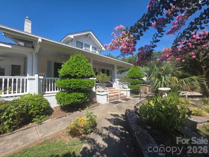 Property Photo: 113 N Central Avenue NC 28012
