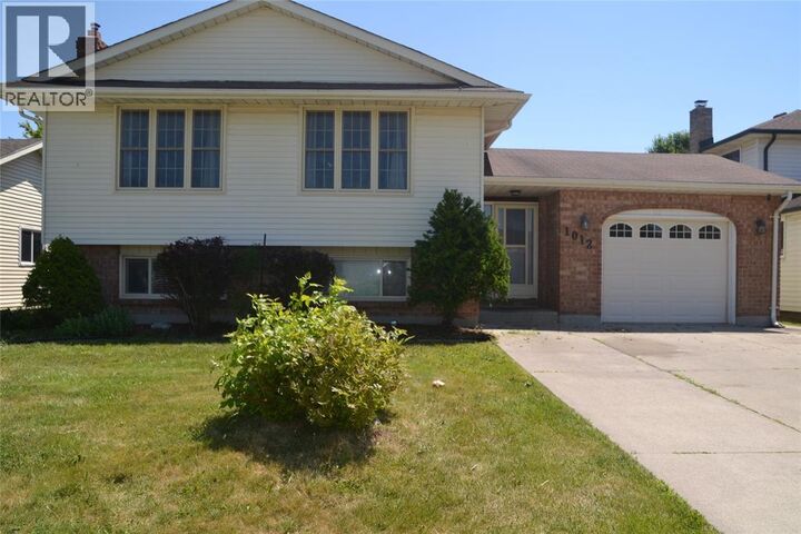 Property Photo:  1012 Plymouth Street  ON N7S 5Z5 