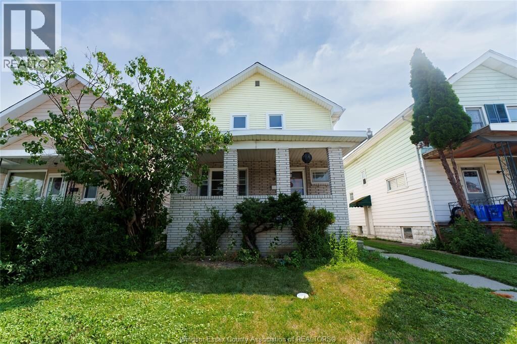 Property Photo: 950 Elsmere ON N9A 2A9