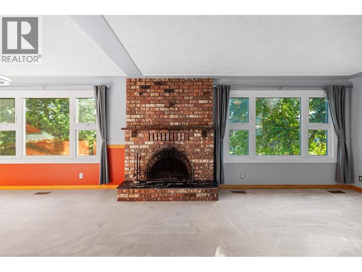Property Photo:  705 Irwin Street  BC V2M 2X6 