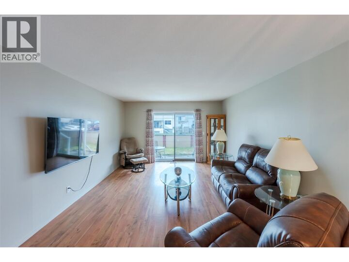 Property Photo:  980 Cedar Street 5  BC V0H 1R4 