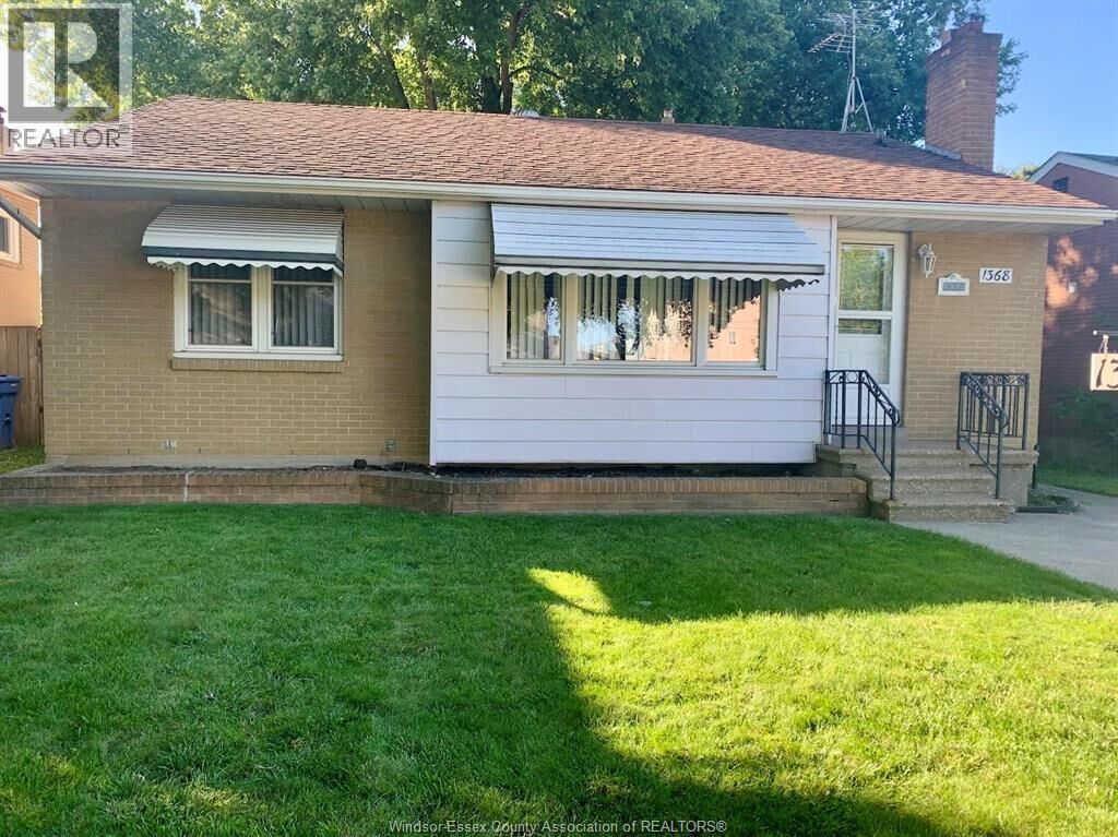 Property Photo:  1368 Marlbourough Boulevard  ON N9C 1Y7 