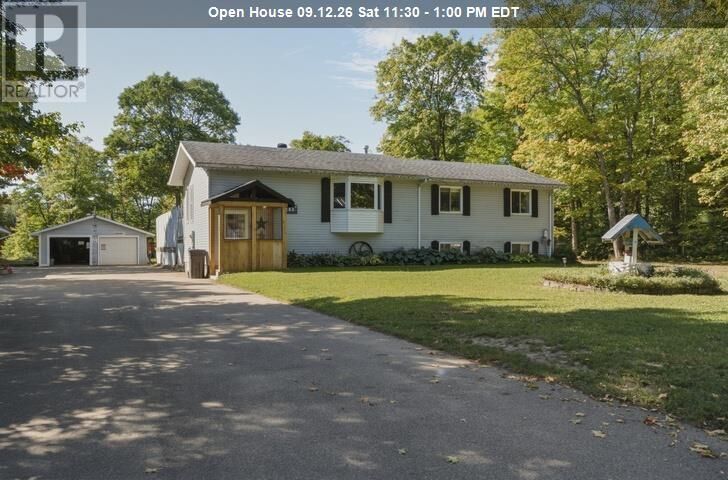 Property Photo:  263 Fifth Undefined E  ON P6A 5K8 