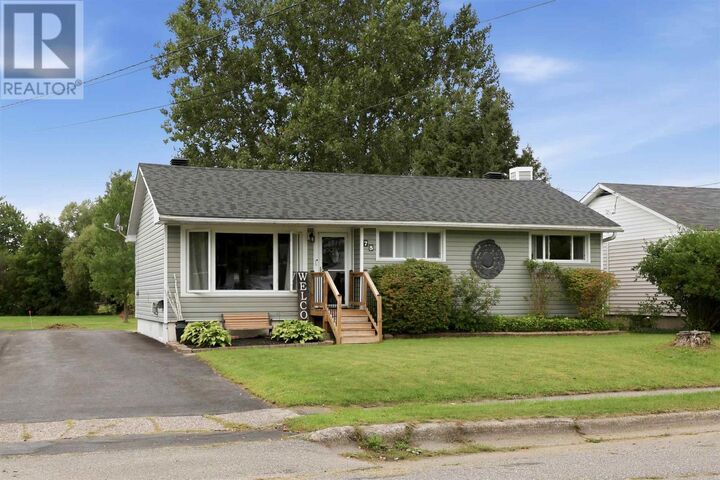 Property Photo:  75 Indiana Dr  ON P6A 4Y4 