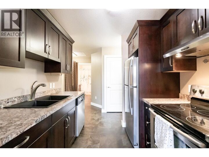 Property Photo:  10223 98 Avenue 3  BC V1J 0B1 