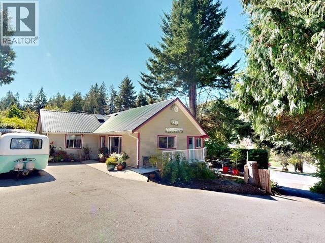 Property Photo:  5836 Mowat Ave  BC V8A 4C1 